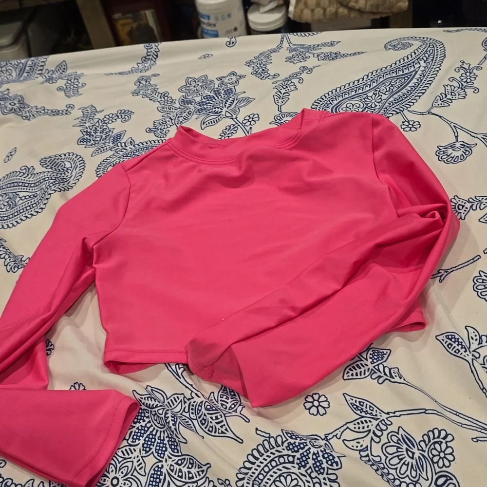 ❤️10/$13 Nwot rashguard
